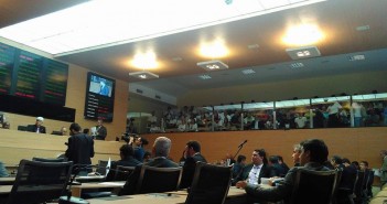 Prefeitura bloqueia debate de projetos na Câmara Municipal Câmara Municipal do Recife