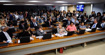 Reforma trabalhista: maior parte da mídia não aborda o impacto negativo das mudanças Reunião da Comissão de Assuntos Econômicos em que seria lido o relatório sobre a reforma trabalhista
Marcos Oliveira/Agência Senado