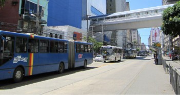 Conselho terá apenas quatro dias para analisar proposta de aumento das passagens de ônibus Corredor_exclusivo_de_ônibus_na_Avenida_Conde_da_Boa_Vista_-_Recife,_Pernambuco,_Brasil