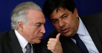Mendonça Filho quer censurar disciplina da UNB sobre “golpe de 2016″ Presidente Michel Temer conversa com ministro da educação, Mendonça Filho, durante cerimônia no Palácio do Planalto