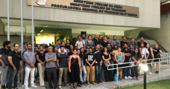 Encurralados, jornalistas do Diario de Pernambuco precisam escolher entre redução de salários ou demissões Foto: Júlio Jacobina