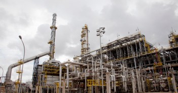 Qualiman rescinde contrato com a Refinaria Abreu e Lima e 1,2 mil pessoas ficarão desempregadas Unidade de Destila__o Atmosf_rica