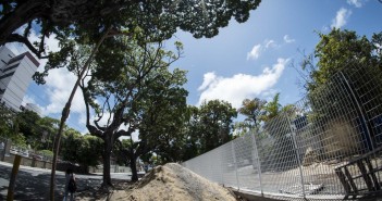 Requalificação da Rua do Príncipe avança com críticas dos comerciantes informais Fotos: Inês Campelo/Marco Zero Conteúdo
