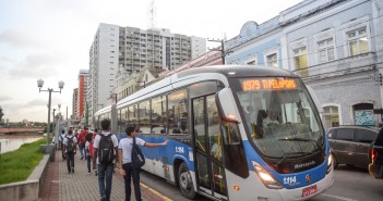 Aumento das passagens de ônibus. Outra solução é possível? Ruas do bairro da Boa Vista