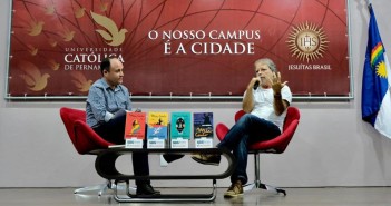 “Uma sociedade precisa ler”, diz Mia Couto na passagem por Pernambuco Foto: Unicap
