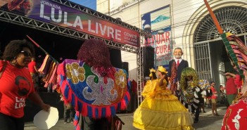 Defesa da liberdade de Lula reúne manifestantes em ato político cultural no Recife WhatsApp Image 2019-04-08 at 08.04.02