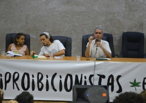 Debate entre Henrique Carneiro e a militante Nádia Carvalho. Foto: Maíra Acioli