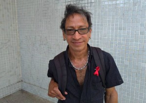 Roberto Brito convive com a Aids há 20 anos e cobra mais atenção para a saúde mental