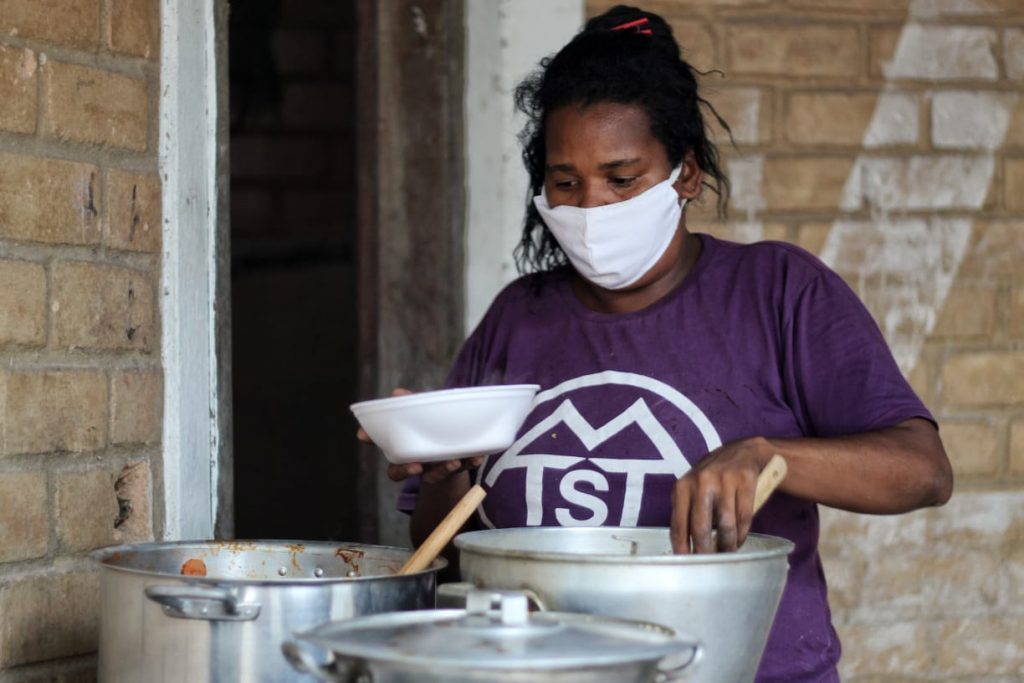 MTST Ocupa terreno na vila Santa Luzia para implementar cozinha solidária