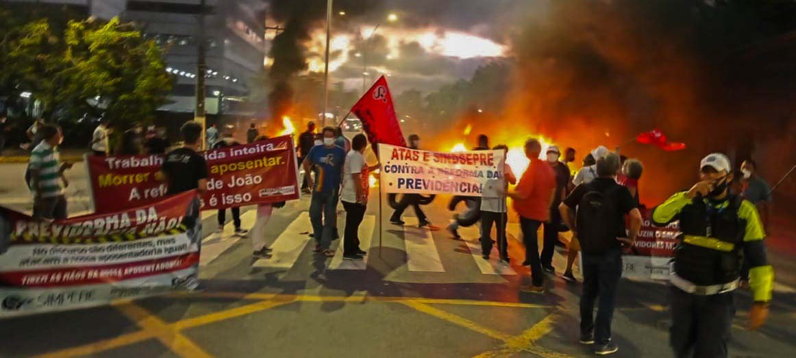 Protesto contra reforma da previdência no Recife