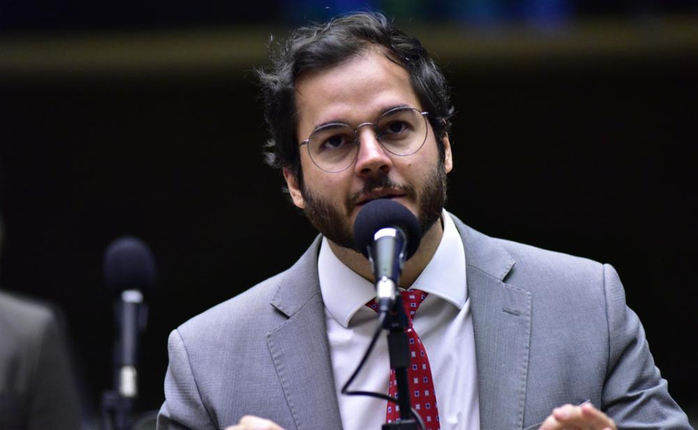 Partidos encaixam peças no xadrez político faltando pouco menos de um ano  para eleições no Recife
