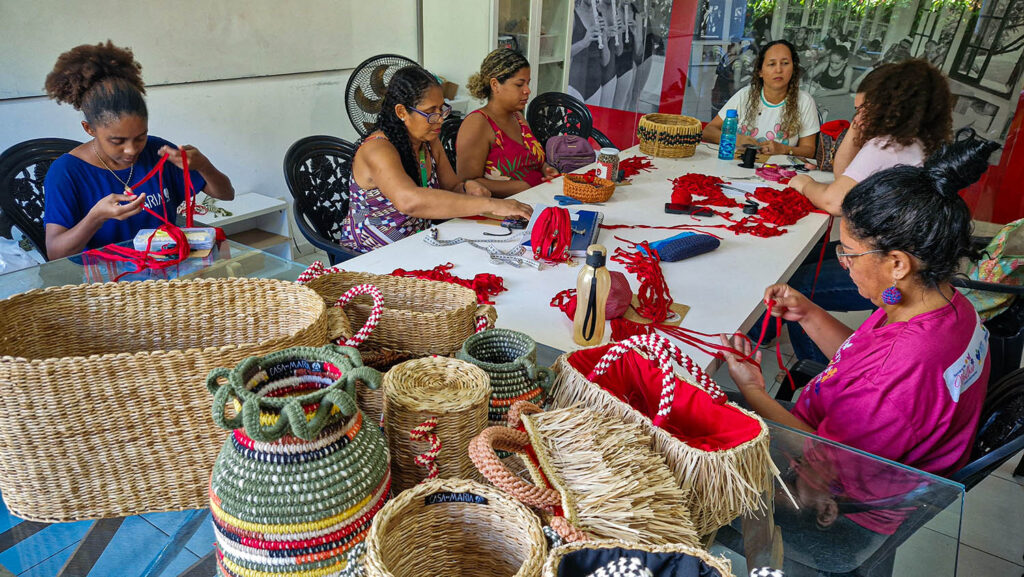 Artesanato como meio de mudança de vida das mulheres