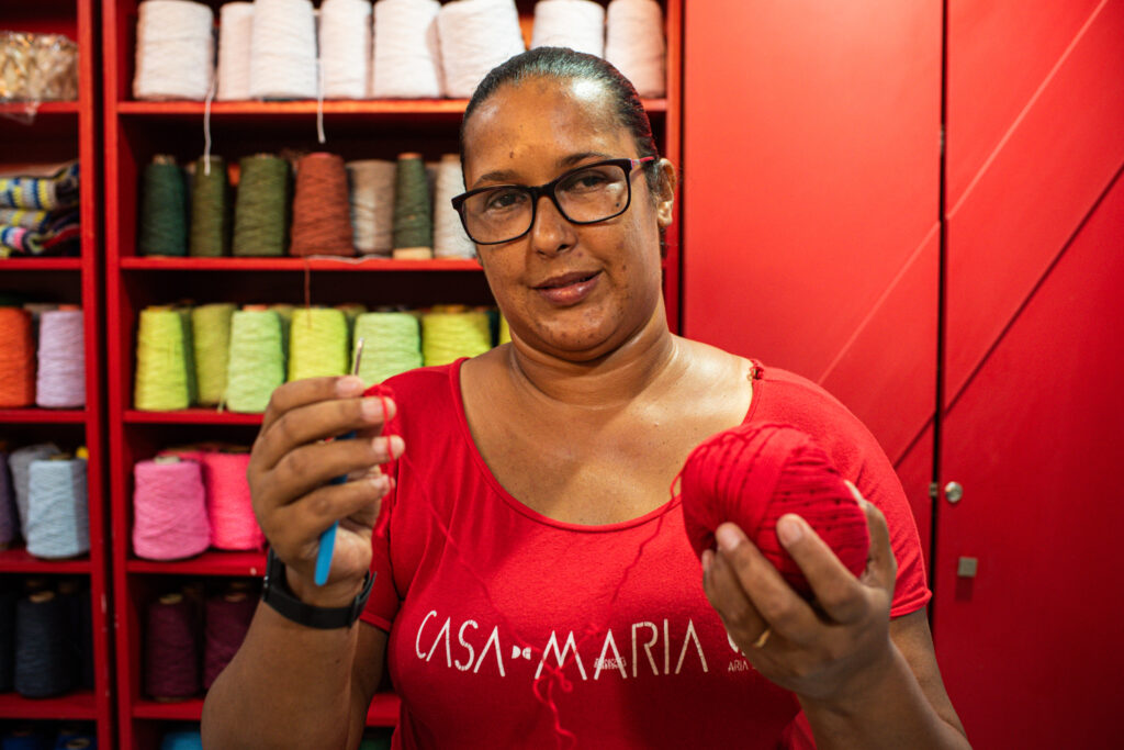 Tatiana Lúcia da Silva aluna de crochê da Casa de Maria