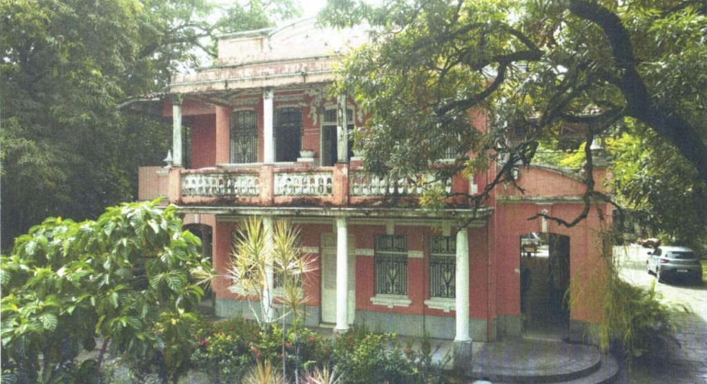 Fachada do casarão da Mansão Harley Lundgren, classificado como Imóvel Especial de Preservação pelo Recife